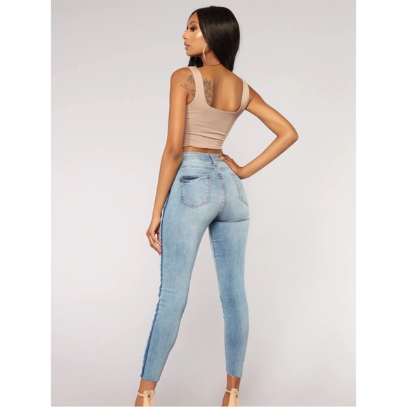 ✨FLASH SALE NWT Fashion Nova Anything But Square Tank - Picture 3 of 9